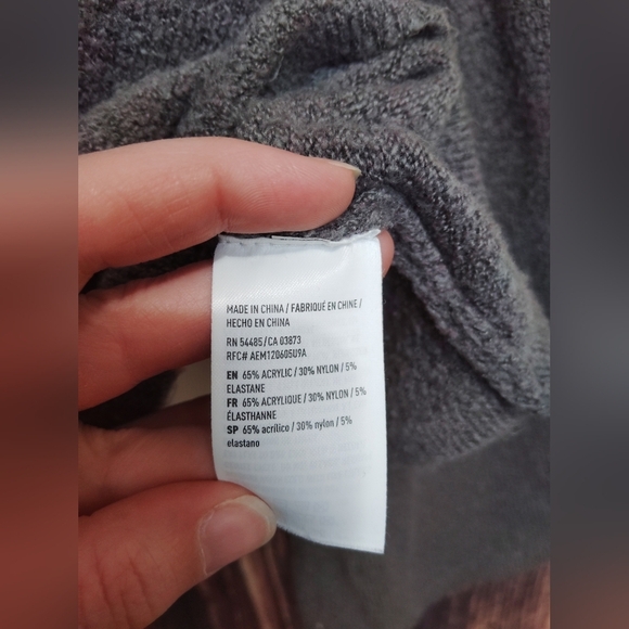 American eagle women's bell sleeve soft sweater in size Small - Picture 3 of 6